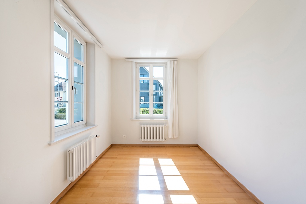wp_source:https://immofuchsbau.com/wp-content/uploads/2023/04/Wohnung-Guettingen-Zimmer2.jpg