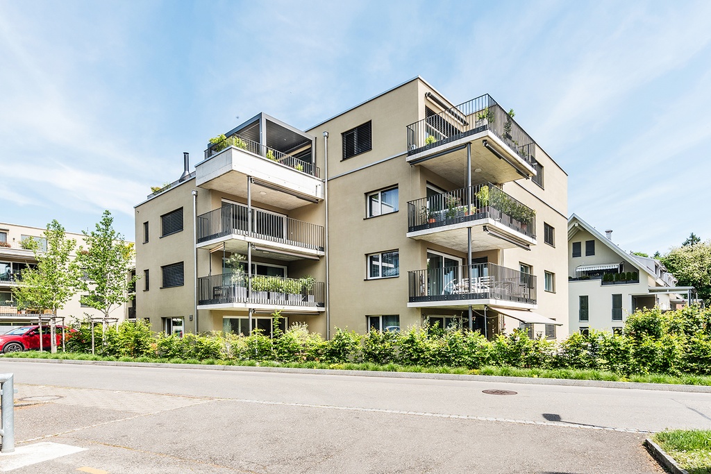 [TÄGGARTEN] Topmoderne 3.5-Zimmer-Wohnung – stilvoll wohnen an zentraler Lage